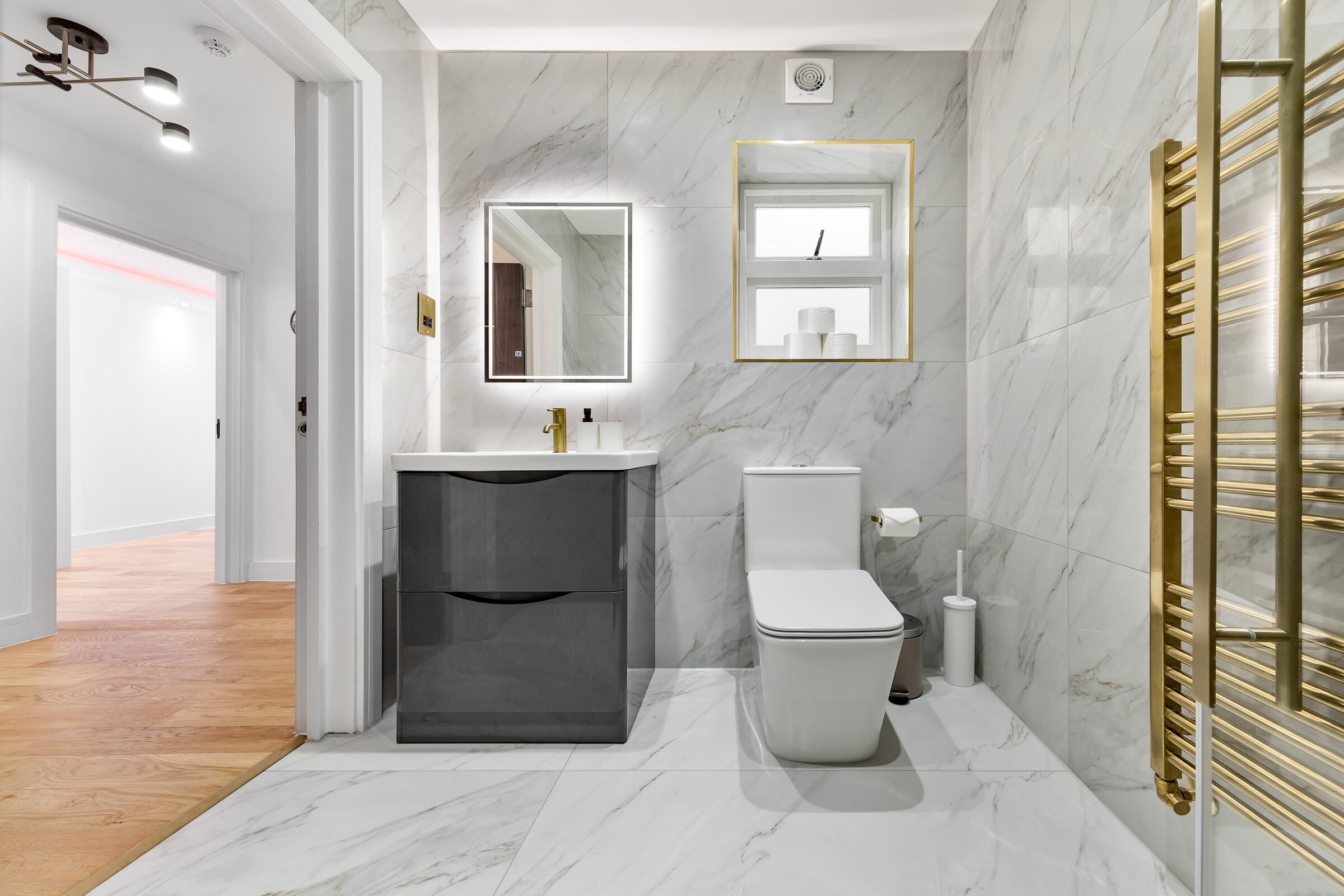 Bathroom vanity and mirror