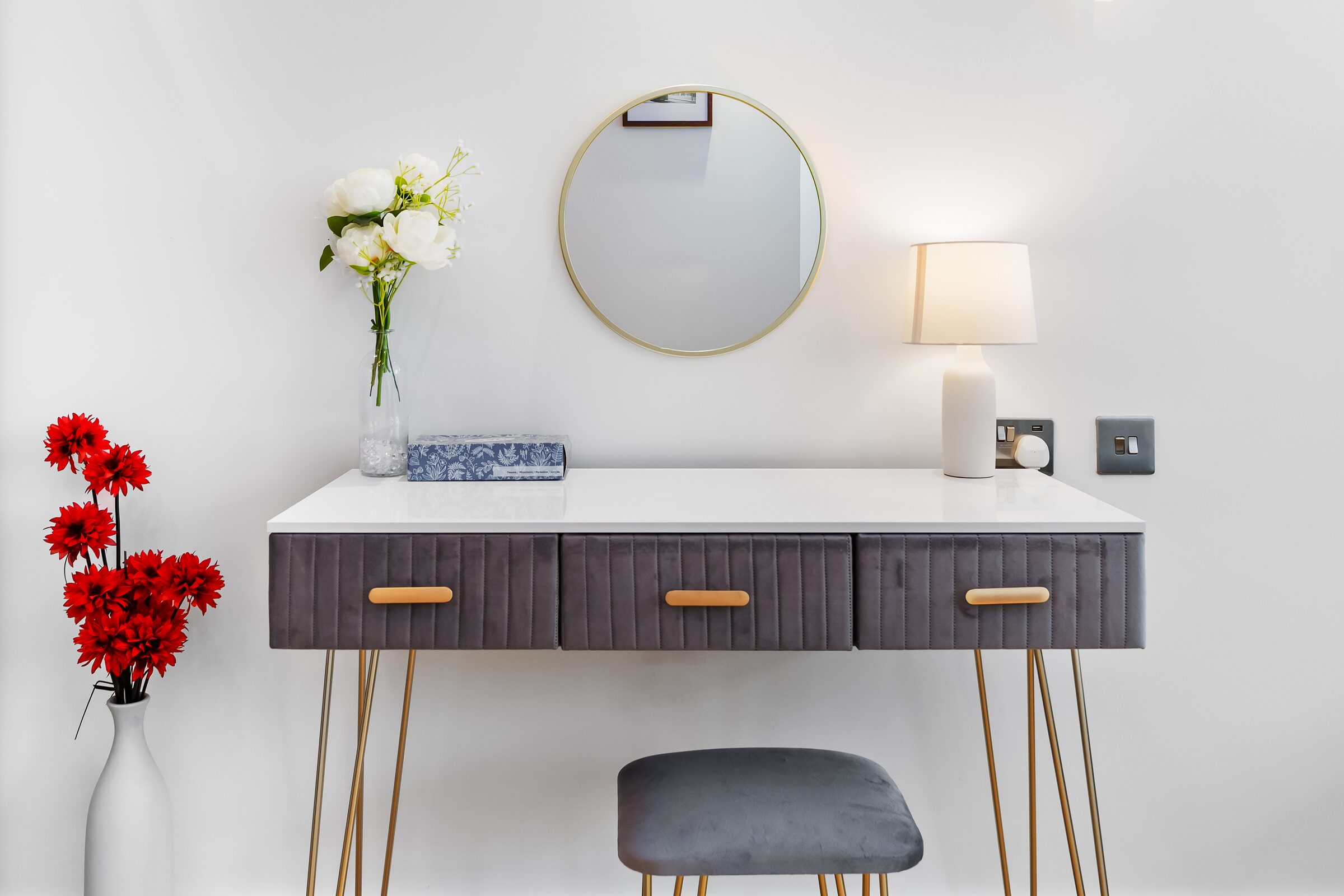 Dressing table detail