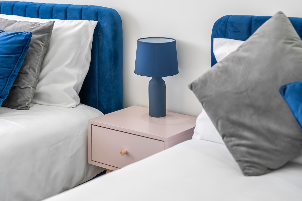 Bedside table