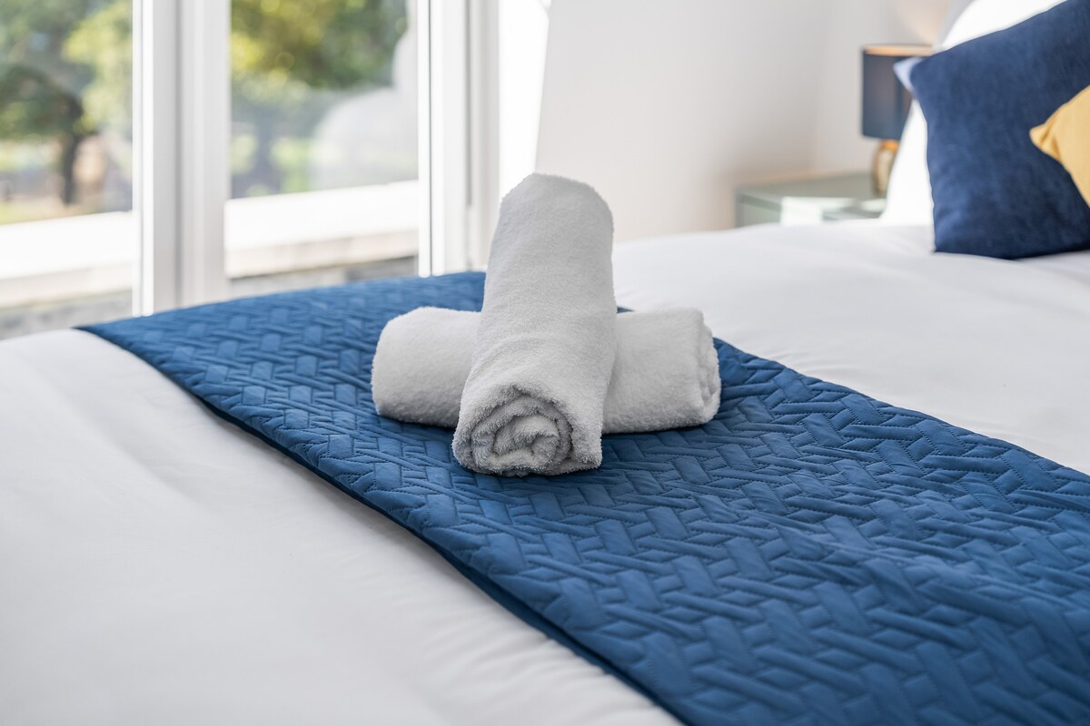 Fresh towels on arrival